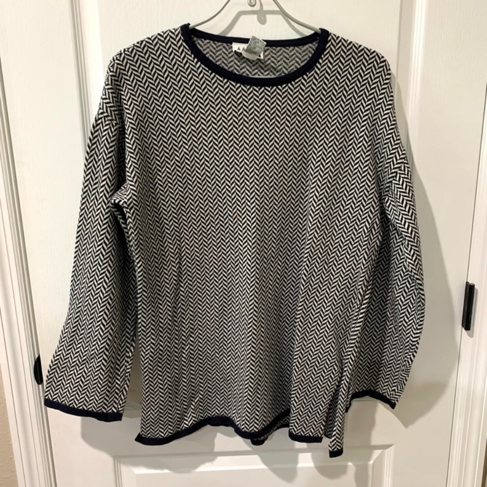 KRIZIA Vintage Black and White Chevron Zig Zag Patterned Relaxed Sweater